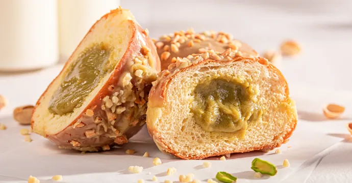 طريقة عمل دونات بكريمة بستاشيو