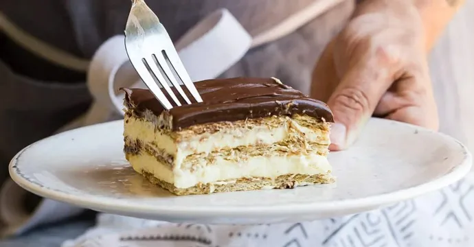 طريقة عمل كيك اكلير بالشوكولاته